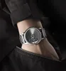 Eenvoudige roestvrijstalen mannen quartz horloge niet waterbestendig digitale tijd