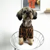 Maglioni pullover per animali domestici Abbigliamento per cani Lettere complete Maglione Bulldog jacquard Autunno inverno Schnauzer Top in maglia Camicie