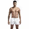 homens sexy que usam shorts de ginástica