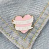Moda różowe broszki sercowe zabawne emaliowane piny broszka Enamel Miłość biżuteria dopasuj plecak płaszcz Kapelusz Kapelusz Akcesoria dla kobiet miłośnicy letnie klejnoty