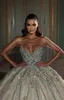Lyxig bollklänning Bröllopsklänningar Sexiga älsklingspärlor PEALDS Applices Diamonds Arabiska brudklänningar