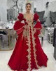 Lyxig röd arabisk Kosovo Aftonklänningar Caftan Applique Crystal Gold Lace Flare Sleeve Dubai Kaftan Prom Formell Gown Plus Storlek