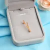 Hot Medical Equipment Broche Pins Fashion Alloy Scalpel Micro Hoofdstuk Broches Kleding Sieraden Accessoires Bulkprijs