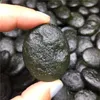 Dekorativa objekt Figurer 20-25G Moldavite tjeckisk meteorit Impact Glass Naturlig grov stenkristallenergi Stonedecorative