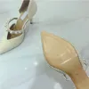 Popular marca famosa marca branca baotou sapatos de casamento vestido de casamento de casamento de casamento artesanal penteado decoração de pérolas nobres e elegantes saltos altos da princesa