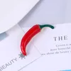 Pinnen broches rode chili peper voor vrouwen kleding accessoires trendy groente vorm metaal emailbroche sieraden SeaU222222
