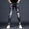 Jeans para hombres Summer Rasped Patch Men Dotos de calle Pantalones de lápiz estampados Fashion Casual Slim Fit Denim pantalsmen's