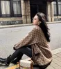 2022 Casual tröja Coat tröja Cardigan New Loose Autumn Women's Camel Color V-Neck Mid-Längd Knit