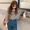 Camisa mujer marrón a cuadros vintage simple elegante mujer manga larga estilo preppy tops todo fósforo cuello vuelto botones de madera W220321