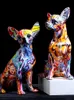Prosty kreatywny kolor buldog chihuahua pies statua do salonu ozdoby domowe domowe szafki winiarskie Dekory żywiczne rzemiosła 2207243620