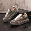 2022 New Trendy Men # 039; s Charm Vintage scarpe Colorful Strass Punk Rock Causale Flats Platform Shoes Mocassini Sport Walkiking Sneakers