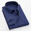Podstawowe Biznes Mężczyźni Sukienka Koszulki Solid Color Stripe Twill Moda Regularne Fit Formalne Pracy Z Długim Rękawem Smart Casual Koszula 220324