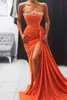 Orange High Split Abendkleider Sexy Trägerlos Perlen Kristalle Sexy Rückenfrei Lange Satin Frauen Anlass Party Promi Kleider Abendkleid