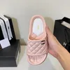 Designer Bubble Slippers 2022 Summer New Rhombus Couples Home Shoes Beach Slippers Gifts for Women