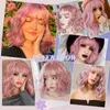 Coiffes de synthèse de cheveux cosplay jonrenau de haute qualité courte onde naturelle coiffure perruques synthétiques avec une frange soignée pour les femmes rose beige brun 3 couleurs Choisissez 220225