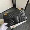Luxurys Handbags Women Shoulder Bags Crossbody Designer bag heart V Wave Pattern Messenger Bag Pruse Chain Tote Cases 004