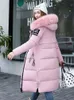 Coat mulheres 2022 inverno novo moda coreana slim grande colarinho com capuz de capuz rosa parkas caramelo de espessura em jaquetas de algodão feminina l220730