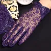 Cinq Doigts Gants D'été Femme Anti-UV En Cuir Véritable Dentelle Fleurs Écran Tactile Mince Femmes À Volants Pli Noir / Violet Conduite Courte Luvas