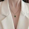 ペンダントネックレスファッションシンプルなエメラルドネックレスグリーンクリスタル女性ヴィンテージクラビクルチェーンギフト豪華なウェディングジュエリーペンダント