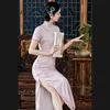 中国の伝統的な服cheongsam