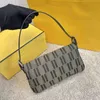 Borse a tracolla 5Una borsa piccola classica borsa a tracolla da donna moda tela di lusso sfilate di moda designer esotici