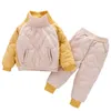 Zestawy odzieży jesienne zimowe dziewczyny garnitur plus aksamitne dwuczęściowe set chłopiec modne dzieci bawełniane płaszcze z kapturem i spodnie odzież dziecięca 1