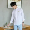 Camisas casuais masculinas camisa de linho desenho animado masculino bordado clima branco esbelto manga longa colar de colarinho mole de camisola suave e eldd22
