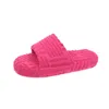 Тапочки 2022 Женщины Квадратный Носок Низкий каблук Мул в розовом махровом полотенце Ткань Женская трава Зеленые толстые подошвы сандалии
