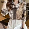 Spring Leopard Patchwork Print Satin Shirt Women Korean Style Polo Neck Långärmad blusar Elegant Fashion Casual Top 220623