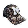 Gorro deportivo con estampado de leopardo y cola de caballo para mujer, gorro de béisbol con 26 letras en inglés del alfabeto, gorras con apliques de toalla Terry, gorro 300 Uds DAW455