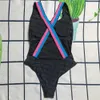 Couleurs de couleurs unies pour femmes de maillot de bain à dos sans dos de maillot de bain décontracté en un seul morceau de baignoire rapide