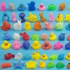 10 pcsset babyかわいい動物おもちゃ水泳水玩具ソフトラバーフロートスクイーズサウンドキッズ洗浄おかしなギフト220705