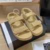 Designer Dam Sandaler Kristall Kalv Läder Tofflor Quiltad Plattform Slides Pappa Tofflor Sommar Beach Sandal