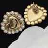 Designer di donne Orecchini di perle Gioielli di lusso Love Shape Ear Stud Womens Fashion Brand Designer Hoops Studs Orecchini a cerchio in oro 2022