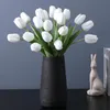 Ghirlande di fiori decorativi Pz / lotto Tocco reale di lusso Grandi tulipani Regalo falso per la fidanzata Flores Artificiales Home Party Decorazione di nozze