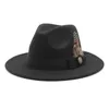 Mode ullduk filt fedora hatt för kvinnor män fjäder dekorerad gentleman klassisk brittisk hatt bred brim jazz möss hcs166