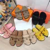 Designer tofflor chypre tofflor strand klassiska platt sandaler män kvinna sommar dam läder flip flops kvinnor päls glider ull skurar