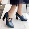 Moda talla grande 9 10-zapatos de tacón alto para mujer zapatos de tacón para mujer cubierta de pierna gruesa con decoración de Metal de cabeza redonda