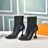 Ontwerper Luxe Martin Boots Amina Muaddi Women Pointed-Toe Leather Horseshoe Heel Boots Crystal Fashion High Heels Echte lederen laars Sock Boots No388