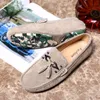 Yeni Erkek Loafer'lar Rahat Süet Ayakkabı Erkekler Deri Düğün Loafer'lar Moccasins İngiliz Tarzı Kaymaz Retro Sürüş Ayakkabıları Brogue