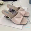 Designers skor för kvinnor tofflor Sandaler lägenheter Heeled Fashion Triangle Flat Slides Flip Flops Sommar Äkta Läder Utomhus Loafers Bath