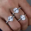 Anéis de casamento Top moda Iced fora provocando White Clear Bling CZ Band Oval Shape Dinisteiro Ring para mulheres Luxo Delicado Party Giftding Rit