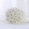 Bruiloft bloemen levert bruids boeket bruidsmeisje vasthouden bloem zijden roos wit voor bruid huwelijkwedding
