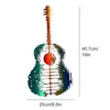 Oggetti decorativi Figurine Metal Art Guitar Wall Hanging Scultura Decor con viti Ornamento in ferro multicolore Anno astratto RegaloDecorati