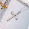 Łańcuchy Srebrne Znakomita Biblia Jezus Krzyż Naszyjnik dla kobiet mężczyzn Crucifix Charm symulowany platynowa biżuteria diamentowa n030chains Godl22