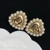 Kvinnors designers pärla örhänge lyxiga smycken älskar form örant kvinnor modemärke designer hoops studs guld båge örhängen hög2540