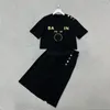Tasarımcı Kadınlar Yaz Pamuklu Tişört İki Parça Elbise Setleri Mektup Deseni ile Kıyafet Takımları 2022 Kızlar Milan Runway Outwear Jersey T-Shirt LNJC