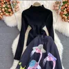 2022 Automne Winter Pisse Robe Two Piece Femme Femme tricotée Pull noir + robe de bal à taille haute florale