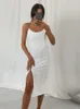 Beyouare robes pour femmes élégantes chaîne sans bretelles sans manches solide basique fendu genou longueur moulante été Sexy jeune Style 220527