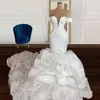 Vestidos de novia por encargo Vestidos de novia turcos escalonados Dubai Kaftans Celebrity con mangas cortas Arabia Saudita Vestidos De Noiva